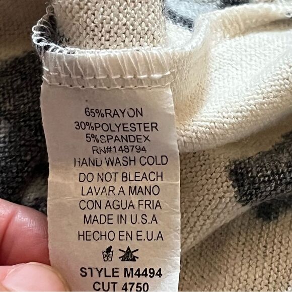 CY Leopard Print Long Sleeve Sweater Black White Medium - Picture 6 of 6